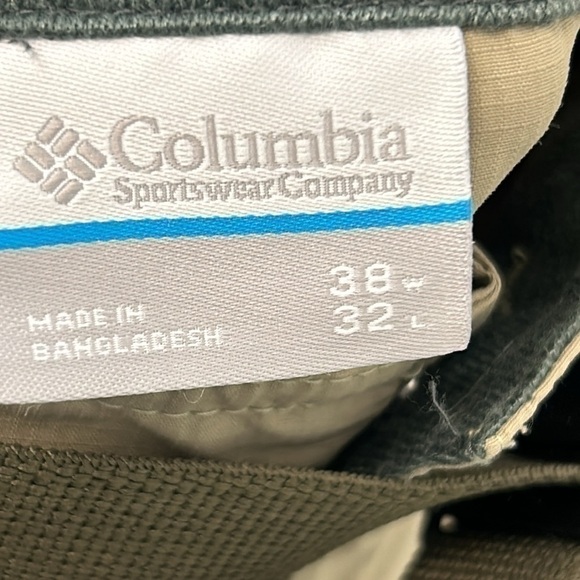 Columbia Men’s Silver Ridge Convertible Zip-Off Pants with Belt - Picture 2 of 13